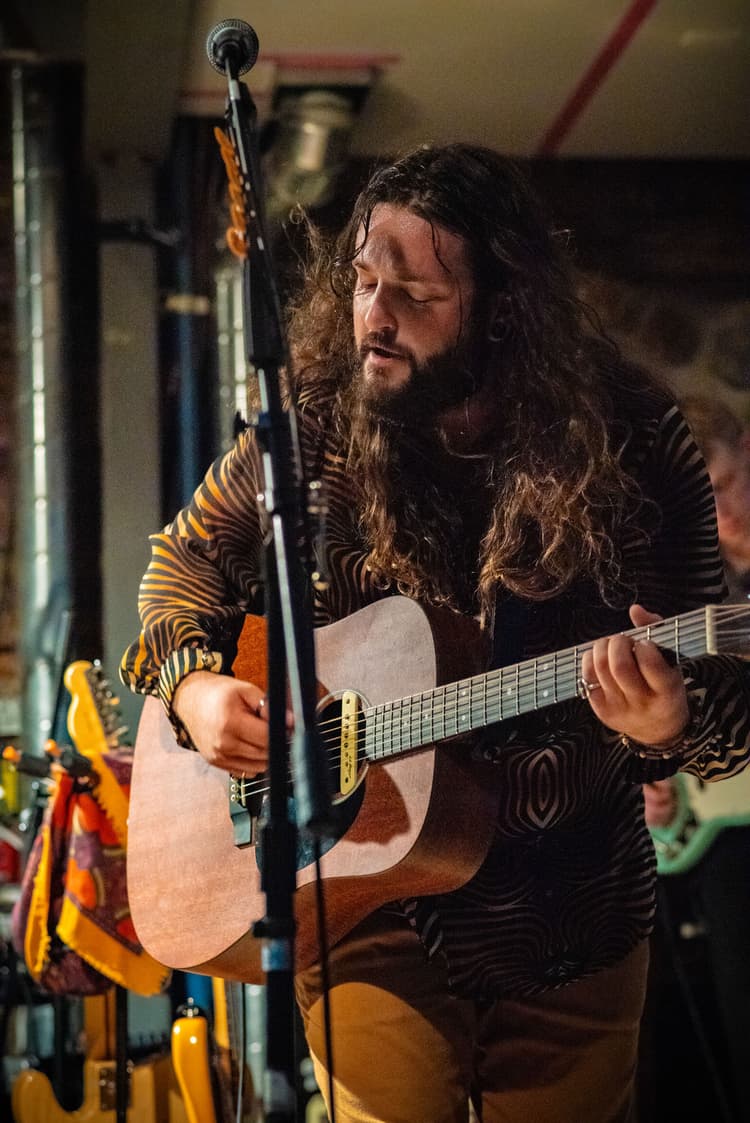 Moonlight Seekers performing live